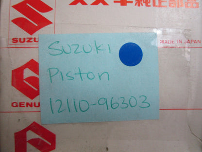 *NEW OEM* 0820 Suzuki Piston 12110-96303