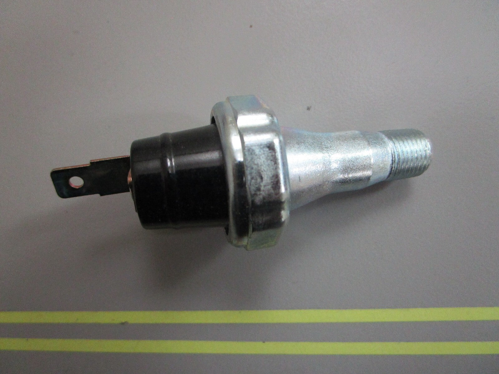 *NEW OEM* 0820 Volvo Penta Switch 3852215