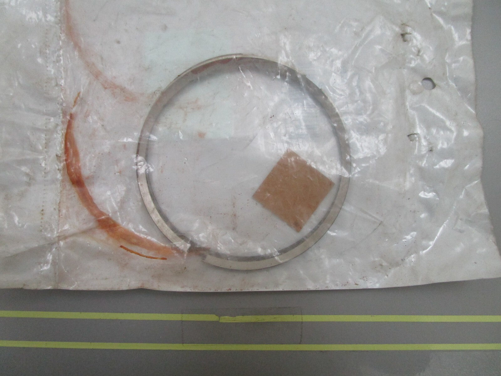 *NEW OEM* 0810 OMC Johnson Evinrude Piston Ring Set 394930 0394930