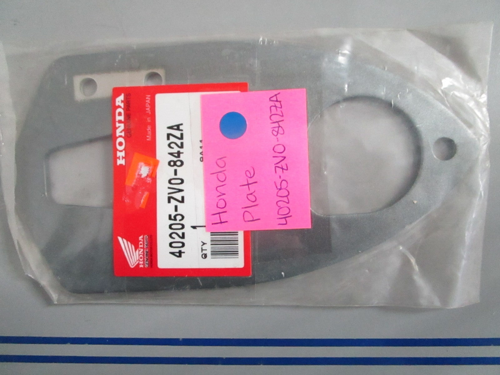 NEW OEM 40205-ZV0-842ZA Honda Plate 0820