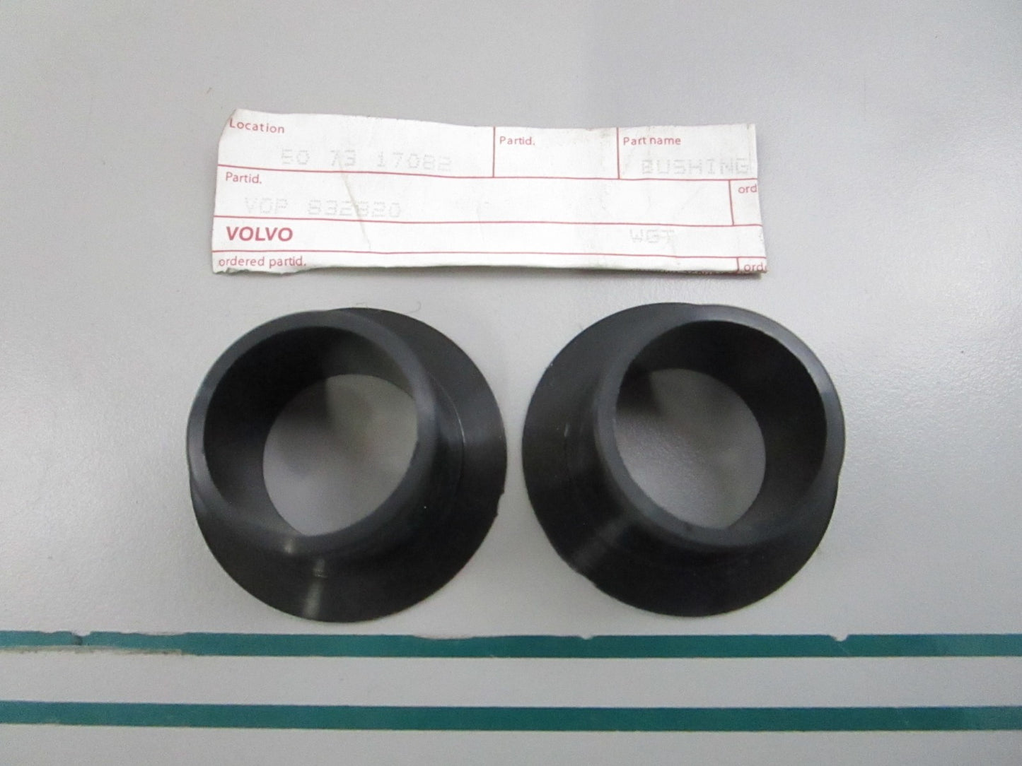 NEW OEM (LOT OF 2) 832820 Volvo Penta Bushing 0810