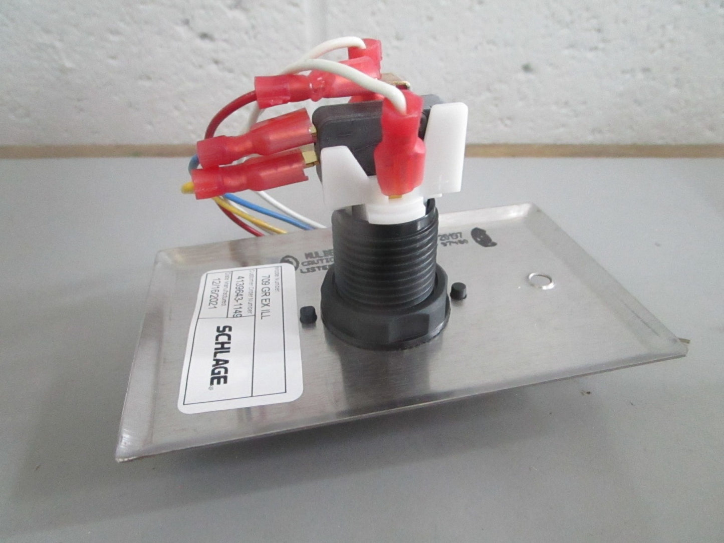 NEW OEM Schlage 709 GR EX ILL 12VDC 709 Series "Push to Exit" Button Switch 0820