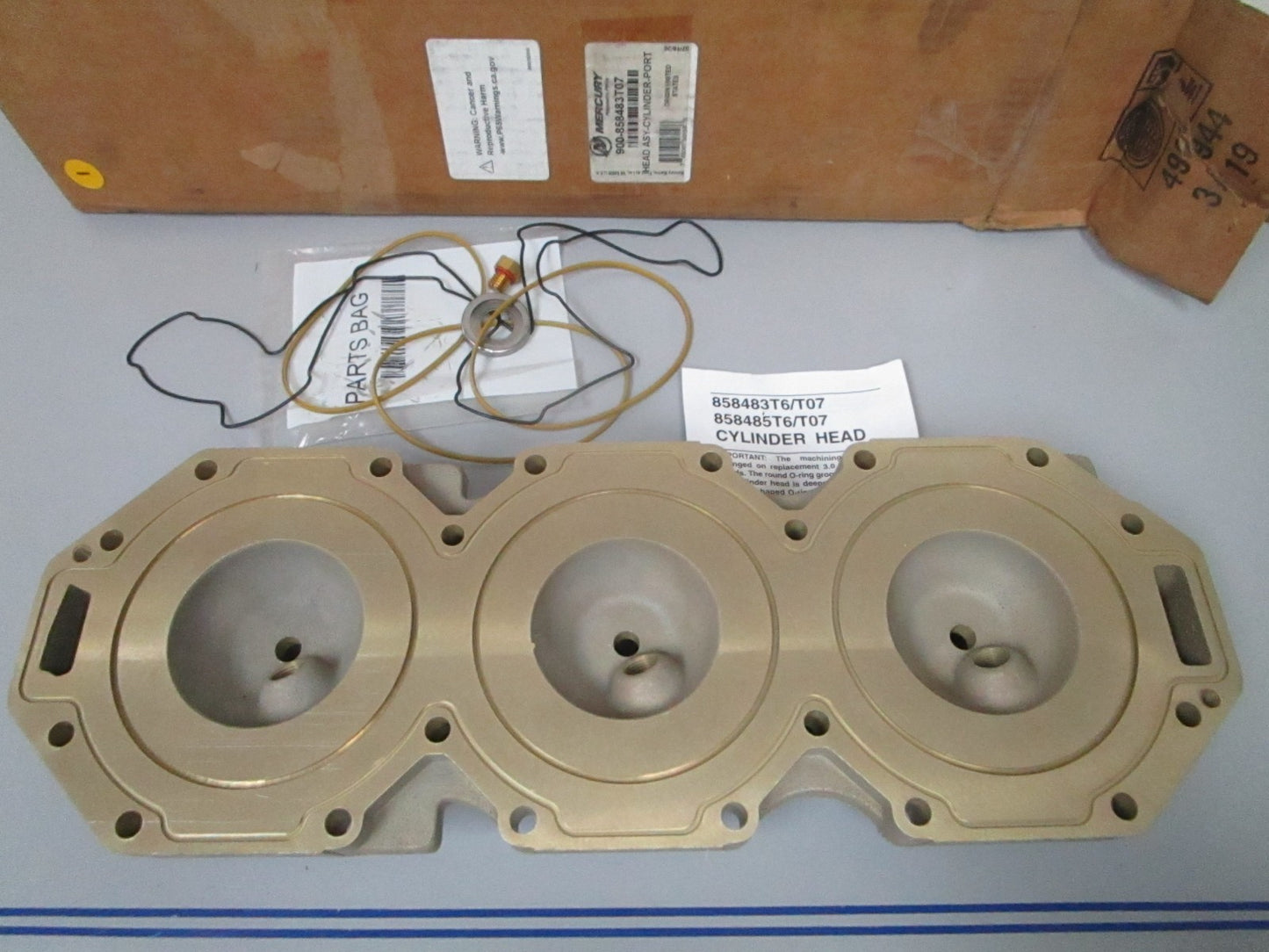 *NEW OEM* 0720 Mercury 200 225 250 DFI Port Cylinder Head 900-858483T07