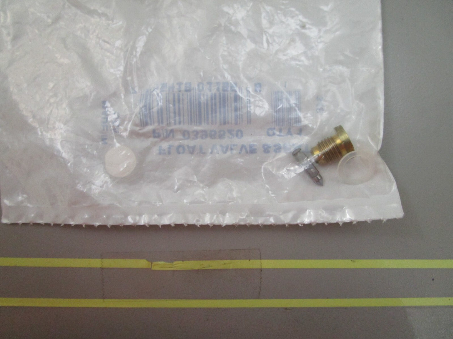 *NEW OEM* 0810 OMC Johnson Evinrude Float Valve & Seat 396520 0396520