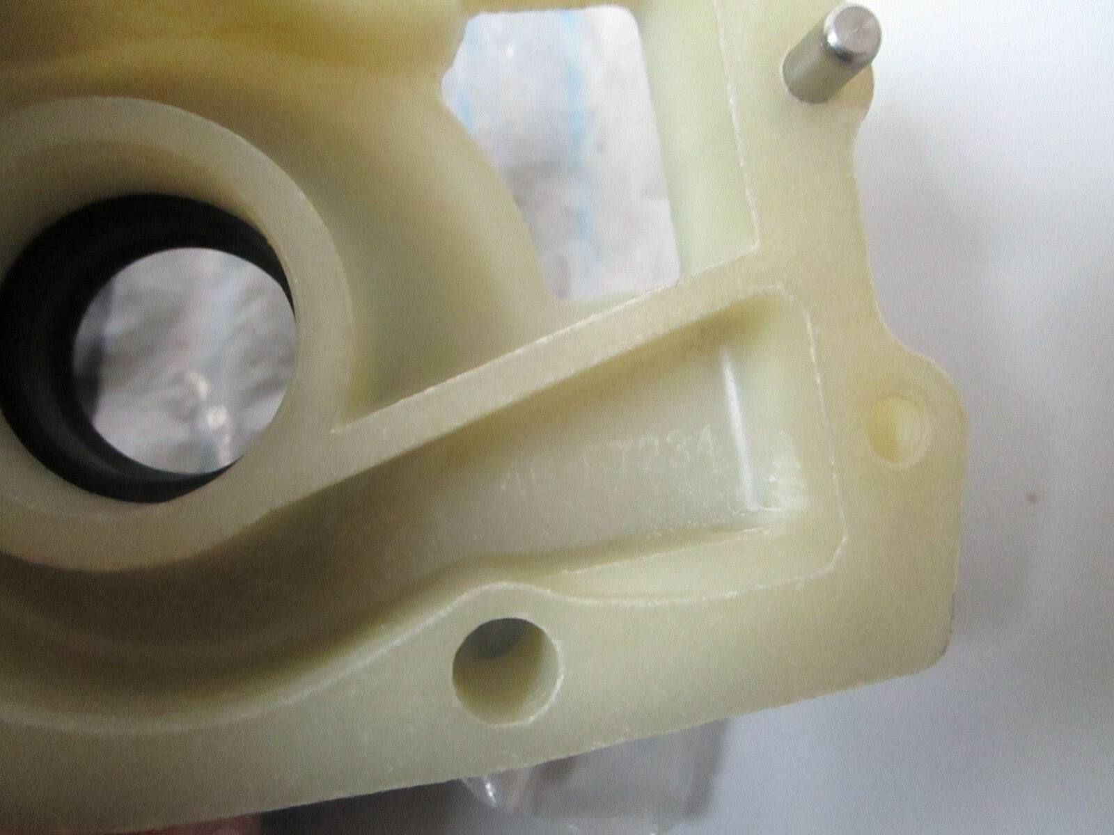 *NEW OEM* 0770 Mercury Quicksilver Water Pump Base 46-48762A4