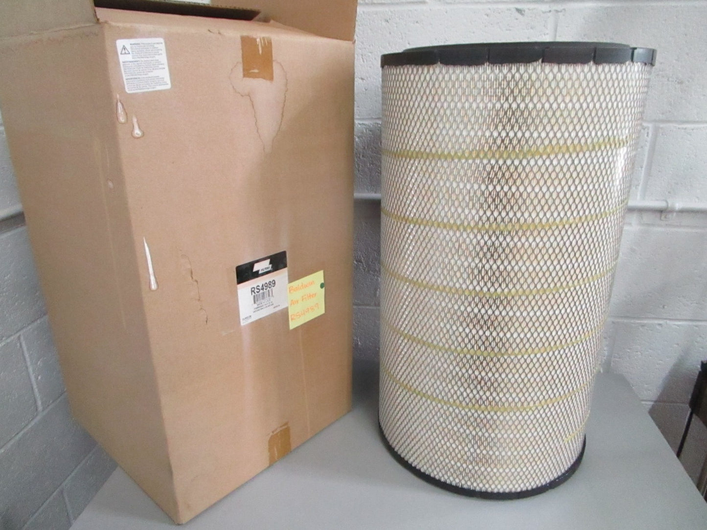 NEW RS4989 Baldwin Air Filter Rep: AF26207 Fleetguard 42847 Wix 87847 Dayco 0820
