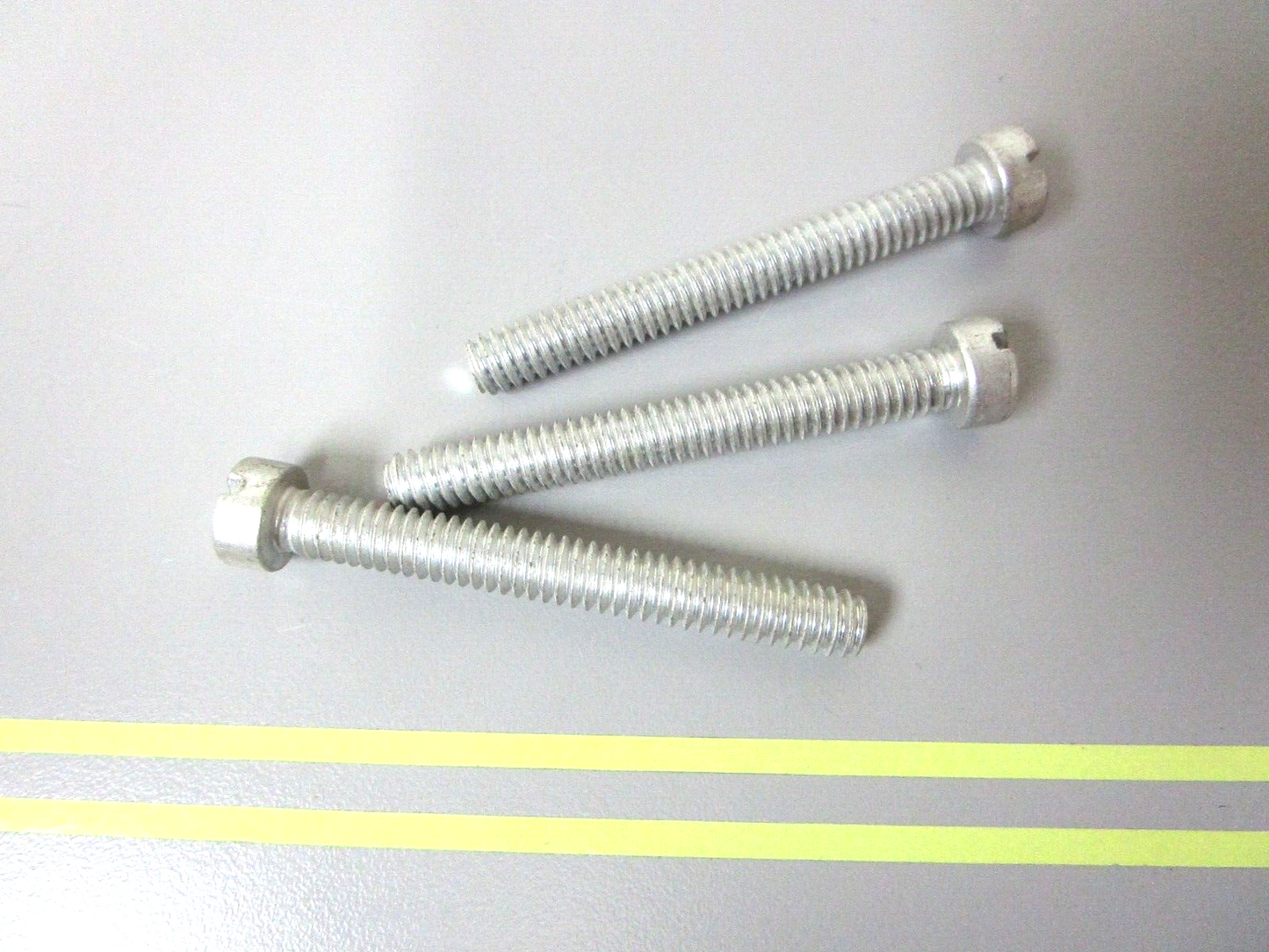 *NEW OEM* (LOT OF 3) 0750 OMC Johnson Evinrude SCREW 322357 0322357