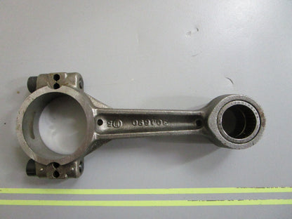 *NEW OEM* 0810 OMC Johnson Evinrude Connecting Rod 304690 0304690