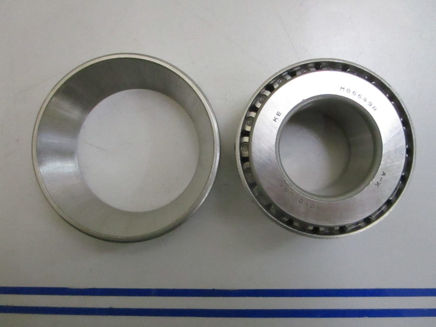 *NEW OEM* 0820 Volvo Penta Roller Bearing 183512