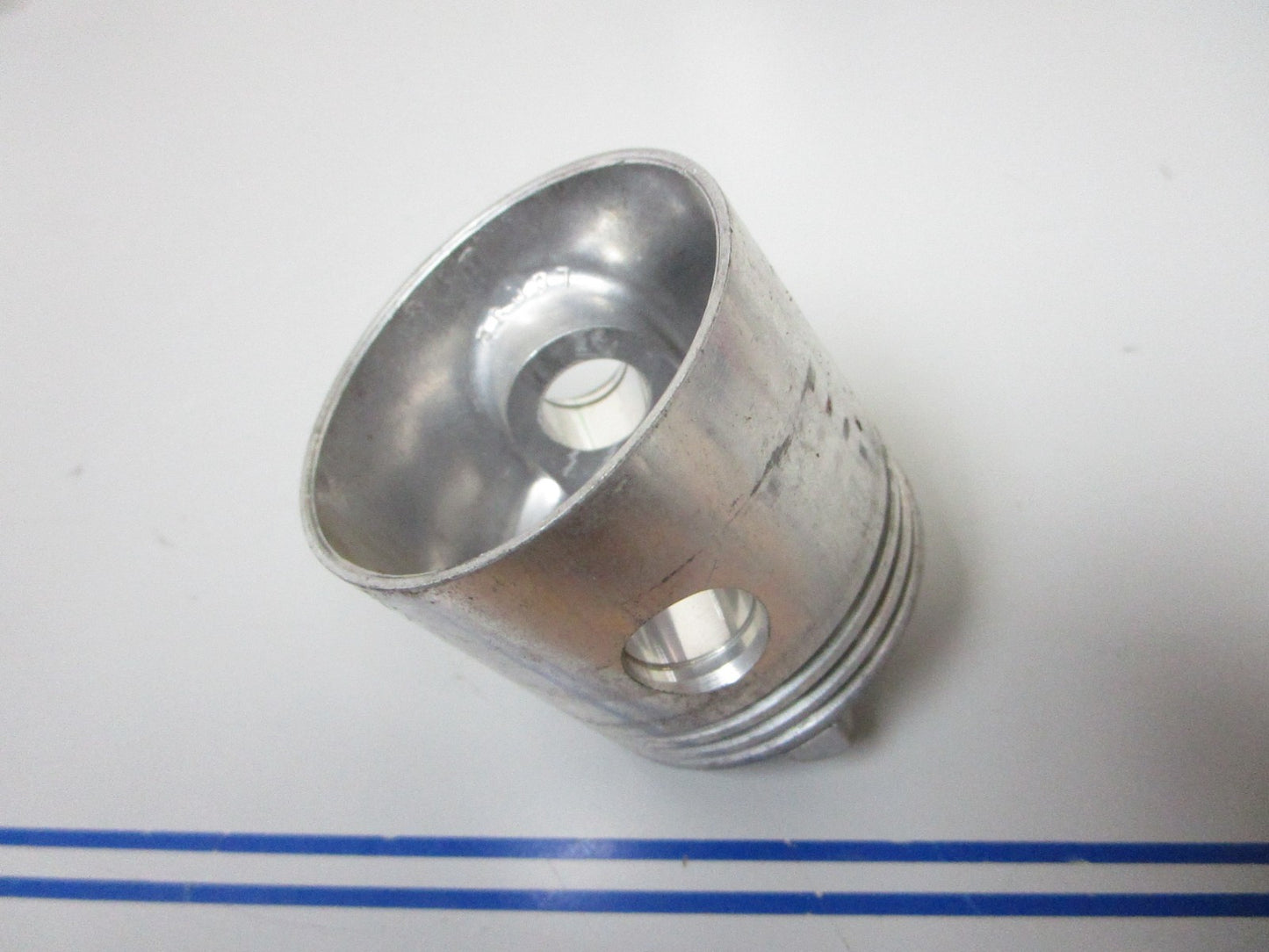 *NEW OEM* 0720 OMC Johnson Evinrude Piston Ay 307851 0307851