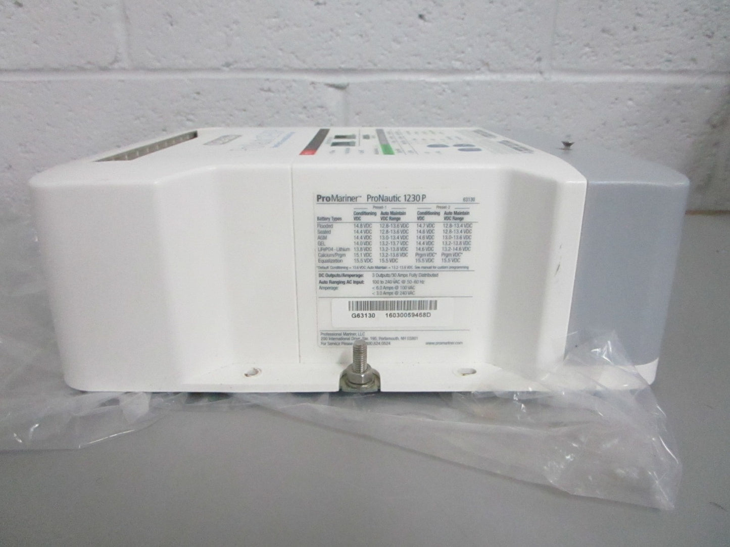 *NEW OEM* 0820 ProMariner 12V 40AMP Marine Battery Charger 63140