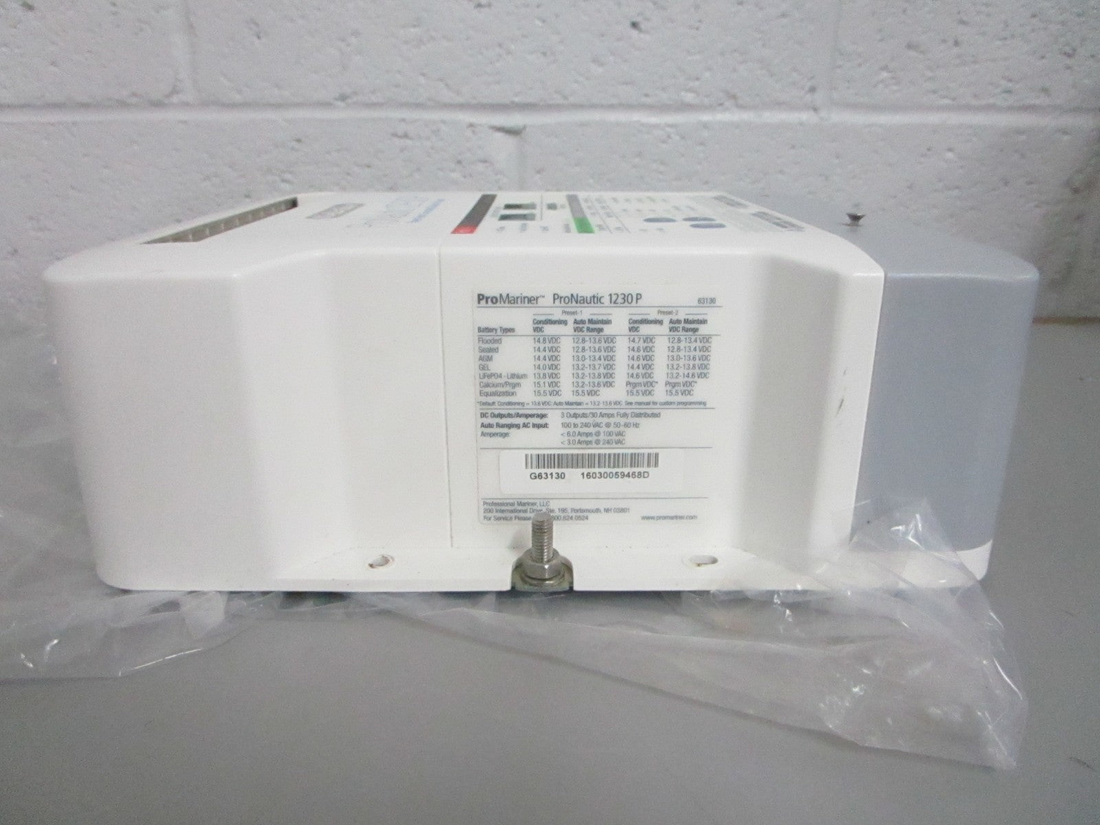 *NEW OEM* 0820 ProMariner 12V 40AMP Marine Battery Charger 63140