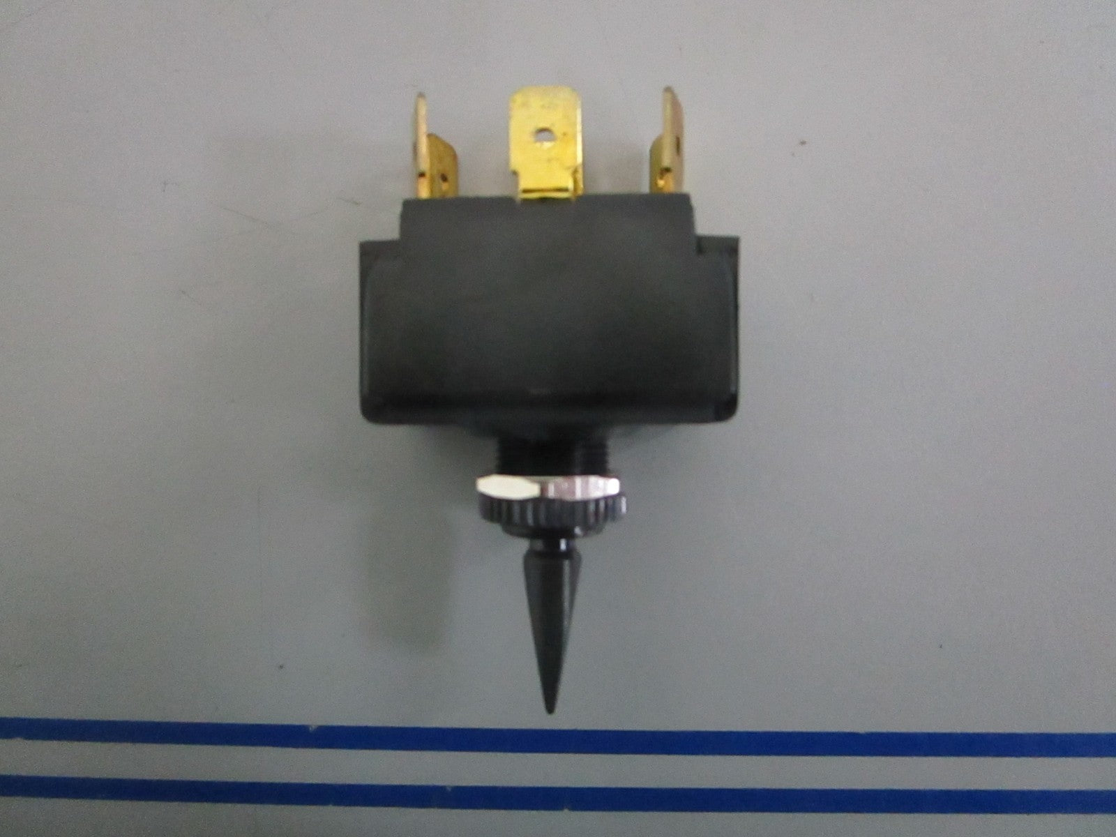 NEW TG40040 Sierra On-Off-On Toggle Switch 0820