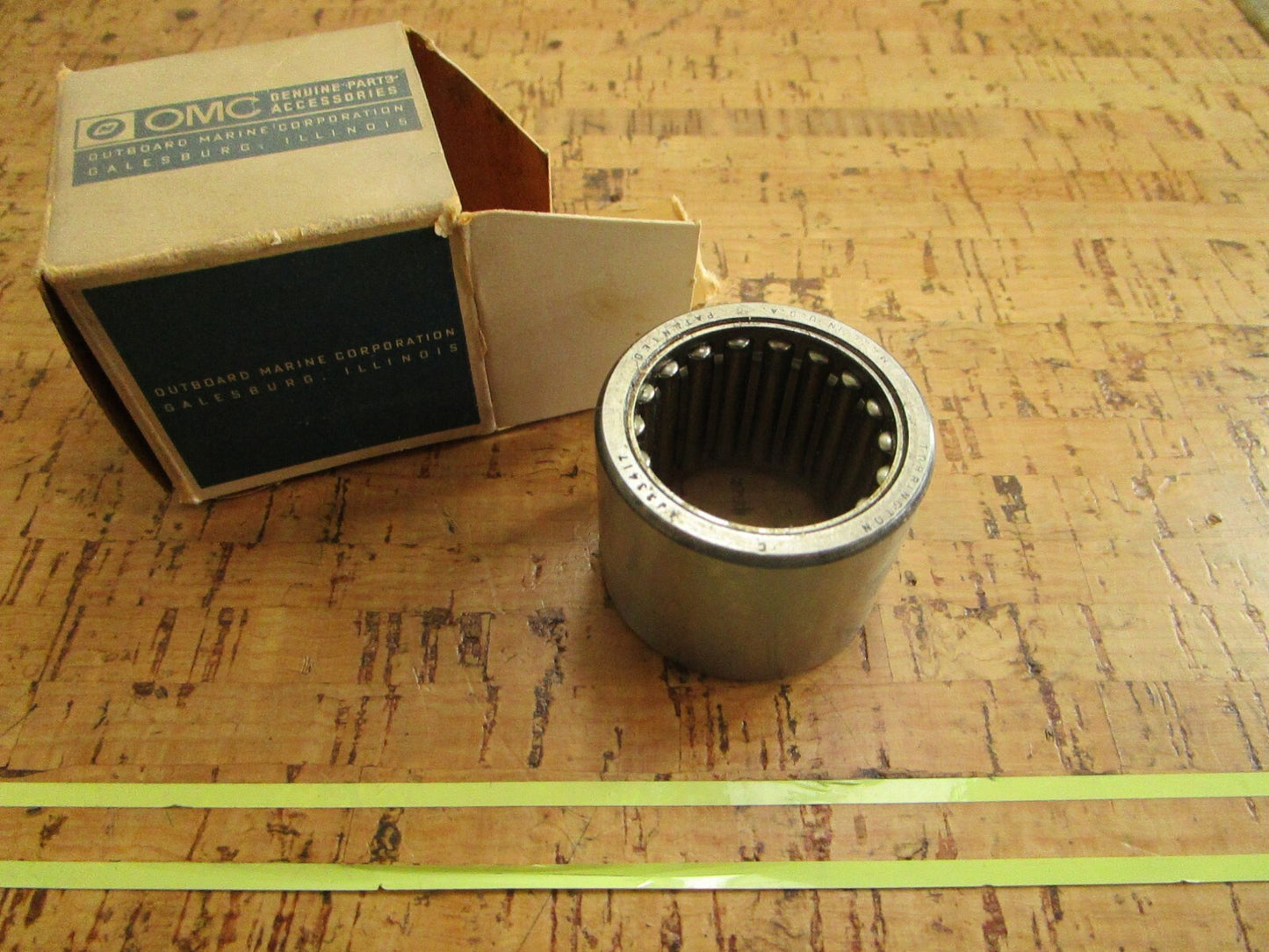 *NEW OEM* 0810 OMC Johnson Evinrude Bearing 379499 0379499