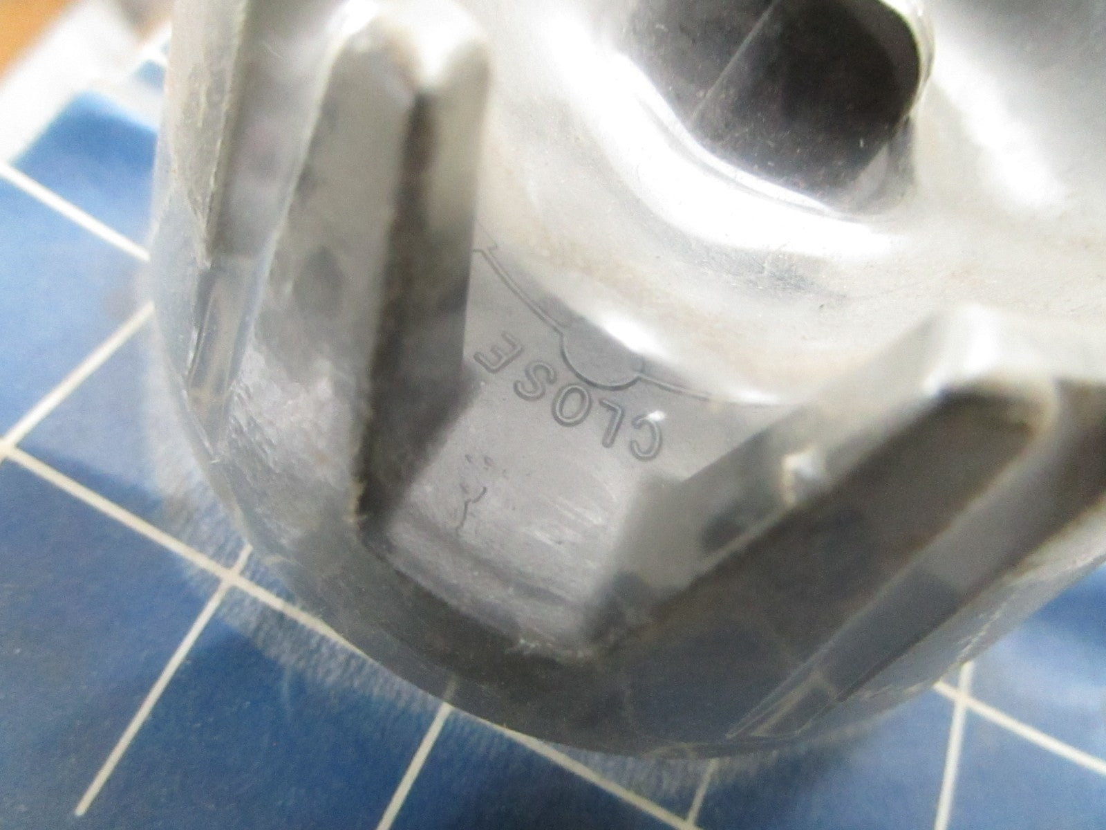 *NEW OEM* 0810 OMC Johnson Evinrude Fuel Cap 502936 0502936