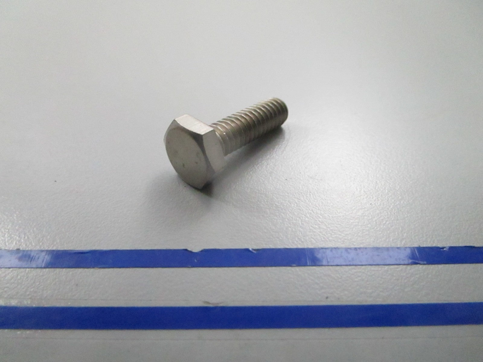*NEW OEM* 0810 OMC Johnson Evinrude Screw 319545 0319545