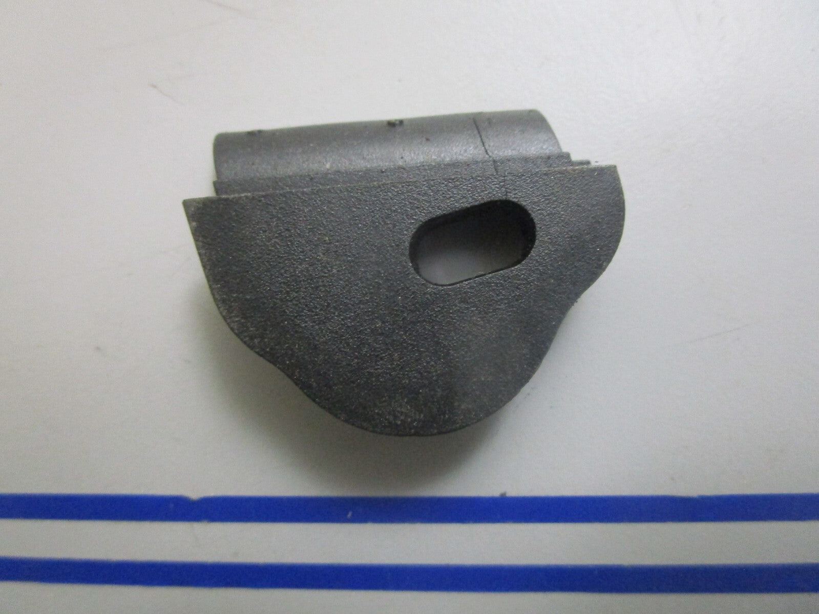 *NEW OEM* 0810 OMC Johnson Evinrude Grommet 338212 0338212