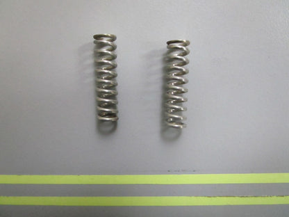 *NEW OEM* (LOT OF 2) 0810 OMC Johnson Evinrude Spring 312870 0312870