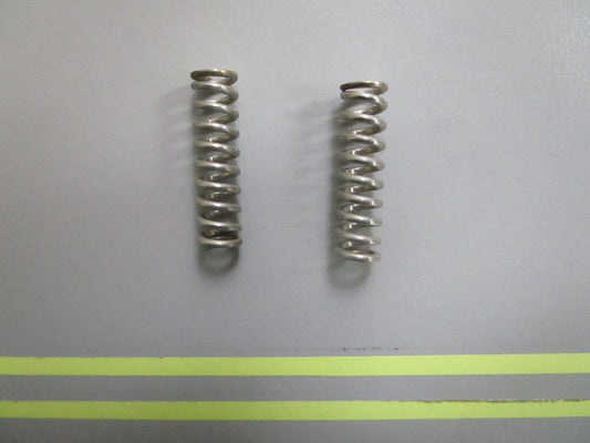 *NEW OEM* (LOT OF 2) 0810 OMC Johnson Evinrude Spring 312870 0312870