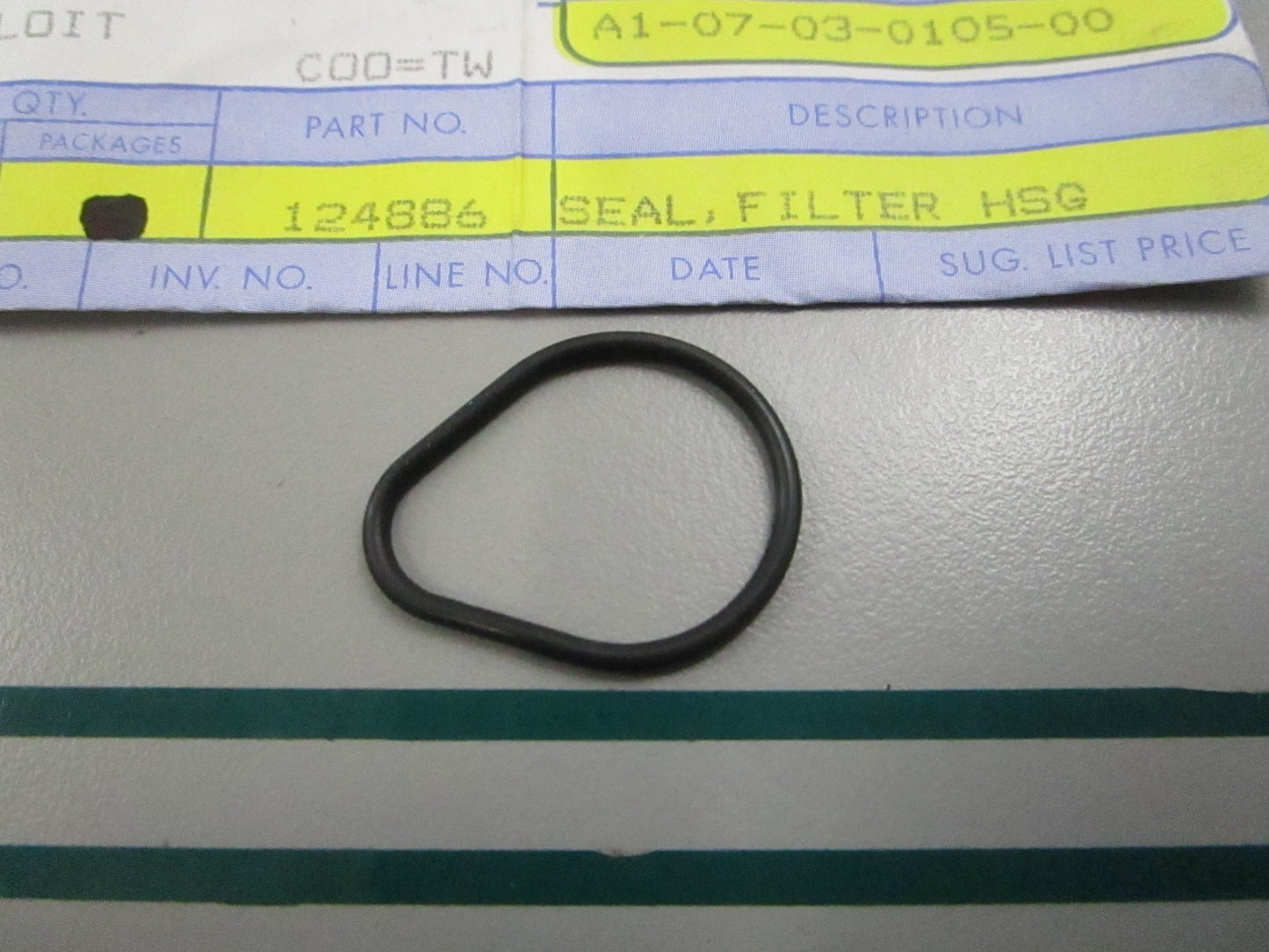 NEW OEM 124886 0124886 OMC Johnson Evinrude Seal 0810