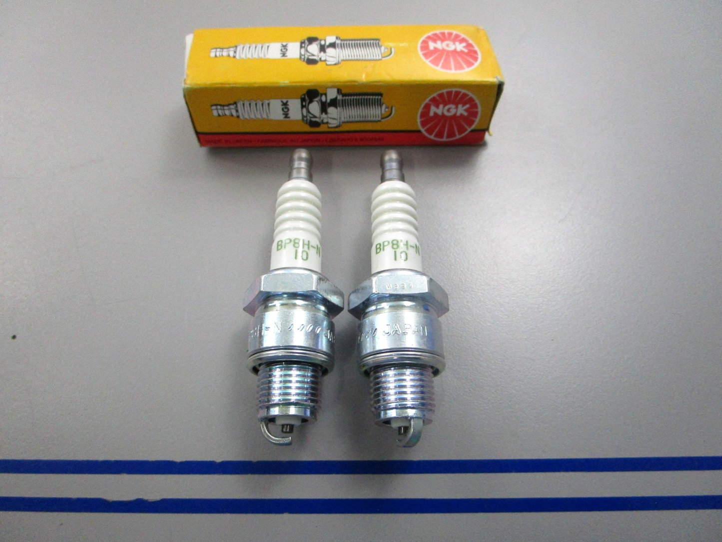 NEW (LOT OF 2) BP8H-N-10 NGK Spark Plug 0810