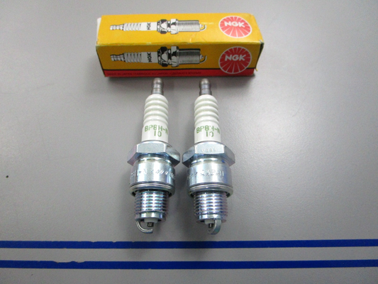 NEW (LOT OF 2) BP8H-N-10 NGK Spark Plug 0810
