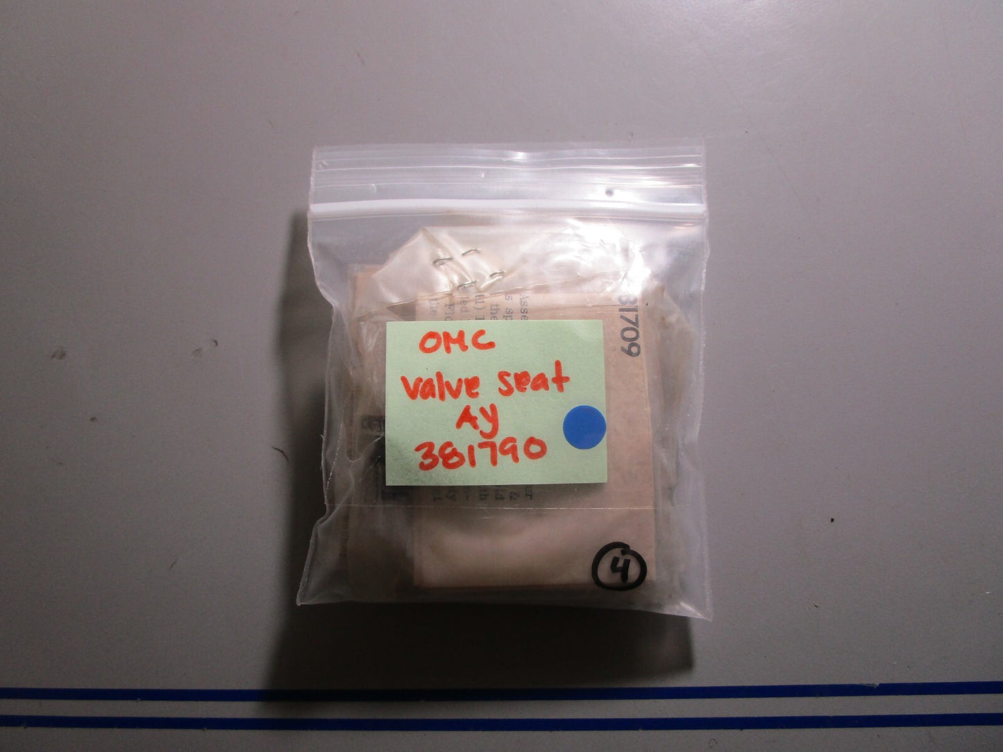 *NEW OEM* 0810 OMC Johnson Evinrude Valve Seat Assembly 381790 0381790