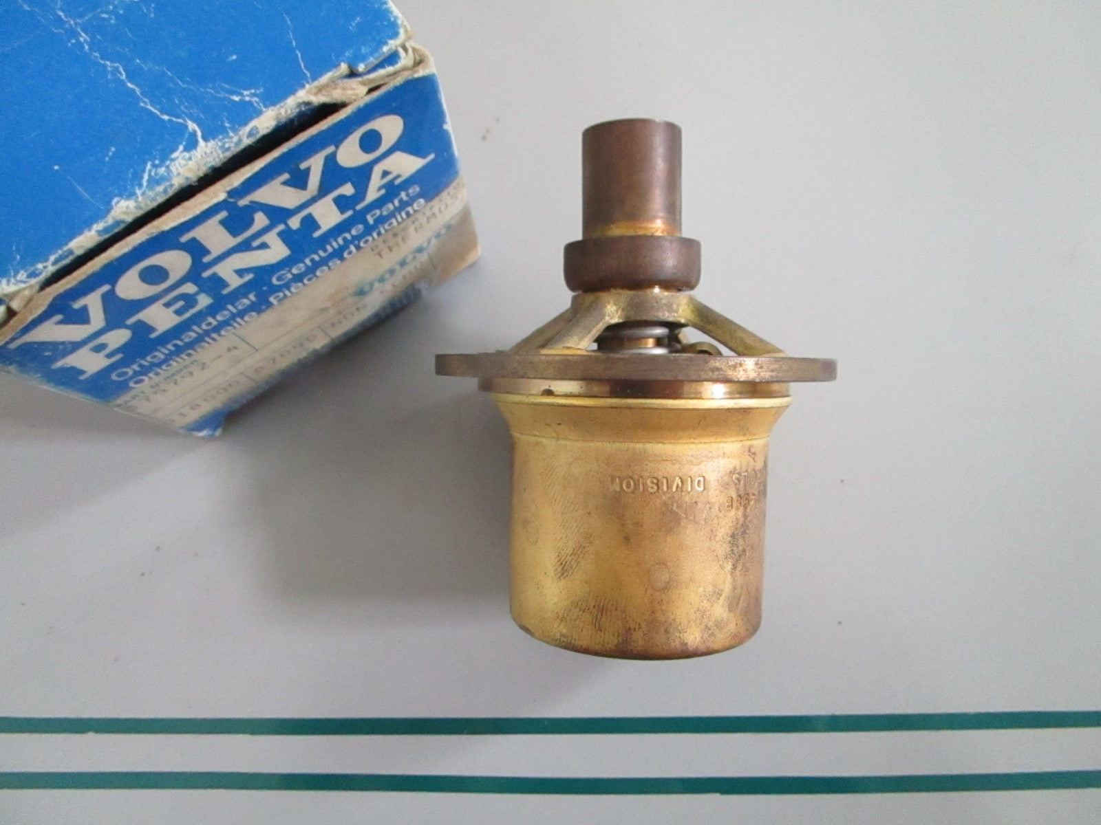 NEW OEM 875792 Volvo Penta Thermostat 0820