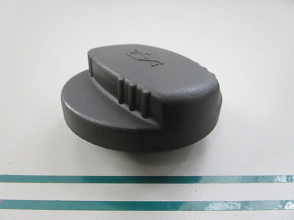 NEW OEM 1110180302 Mercedes-Benz Oil Filler Cap 0810