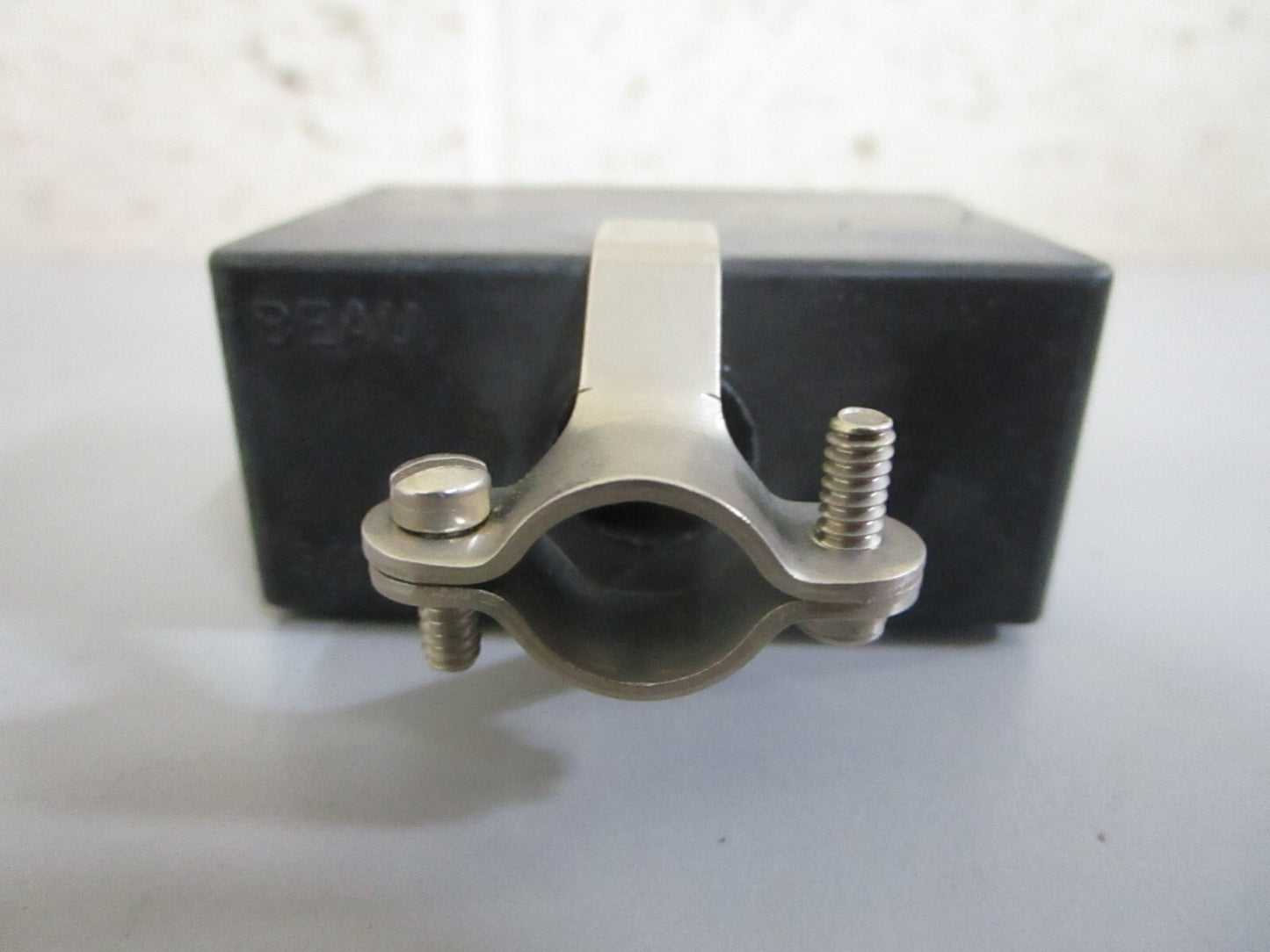 *NEW OEM* 0820 John Deere Connector AA33324