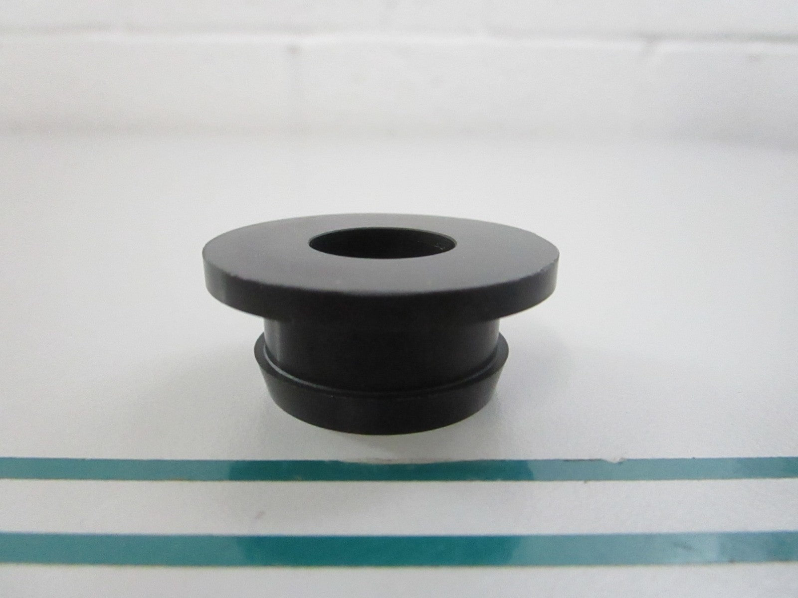 NEW OEM 3042401 Cummins Grommet Seal 0810