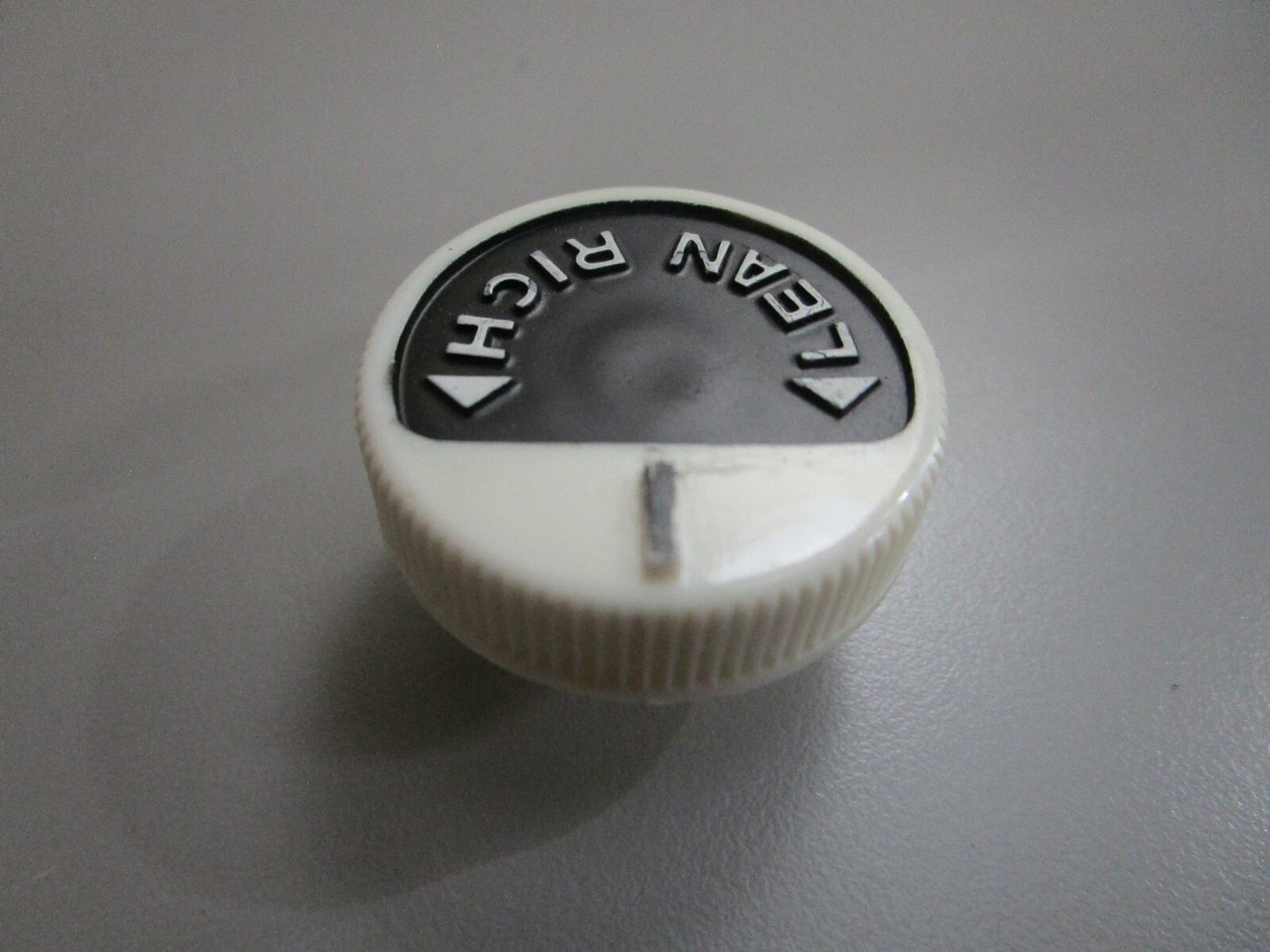 *NEW OEM* 0820 OMC Johnson Evinrude Adjustment Knob 205883 0205883