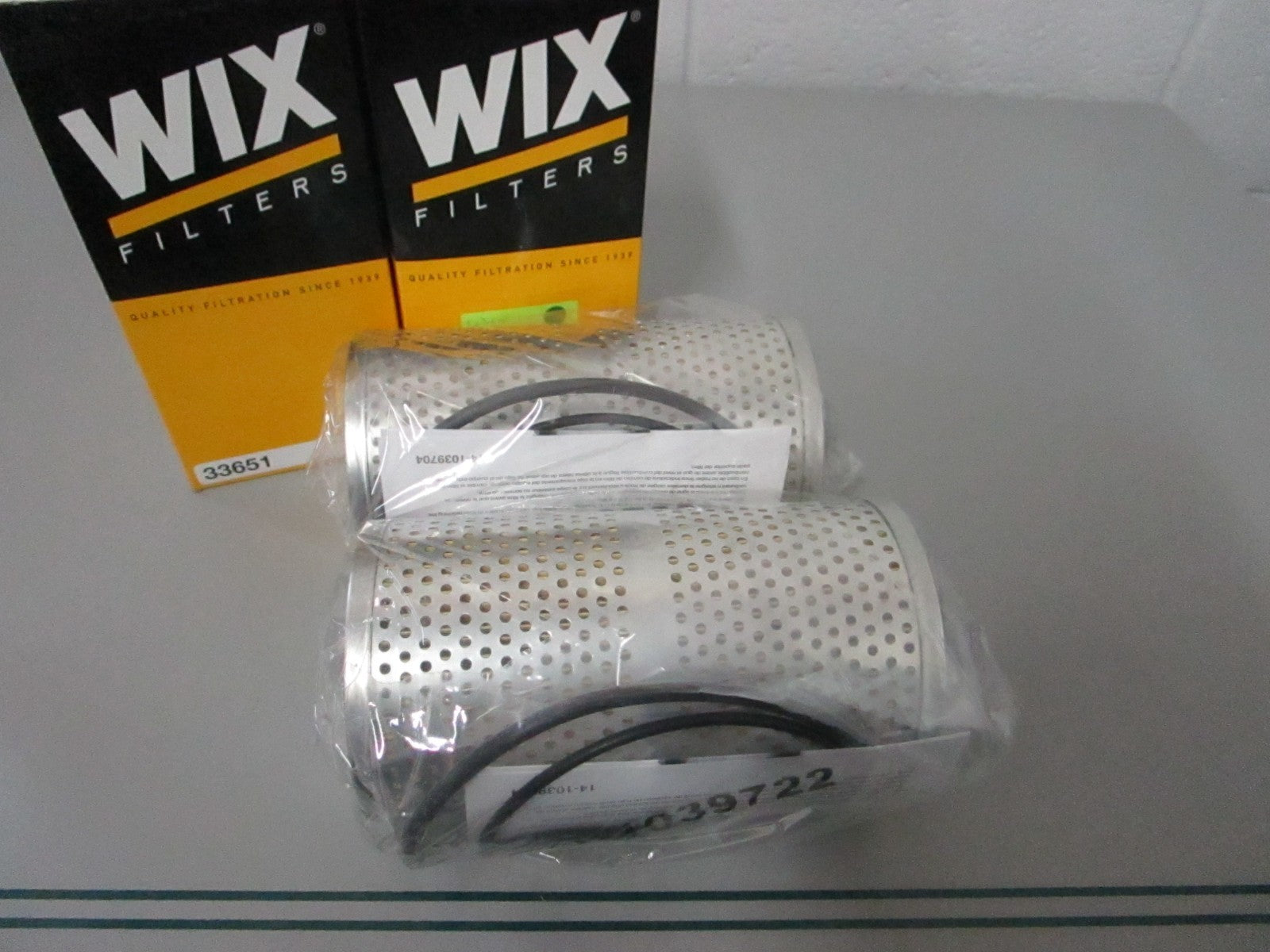 NEW (LOT OF 2) 33651 WIX Fuel Filter 0810