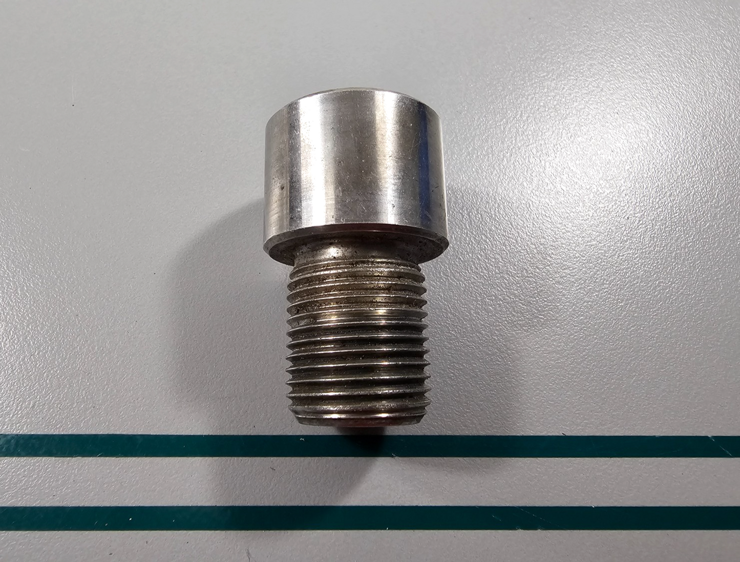 NEW OEM 3852316 Volvo Penta Shoulder Screw 0810
