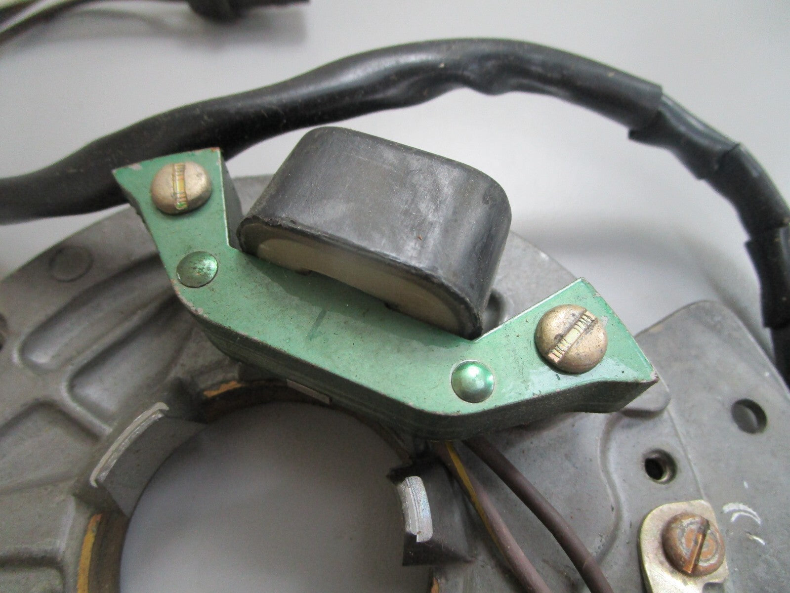 *NEW OEM* 0820 OMC Johnson Evinrude Plate & Sleeve Ay 391225 0391225