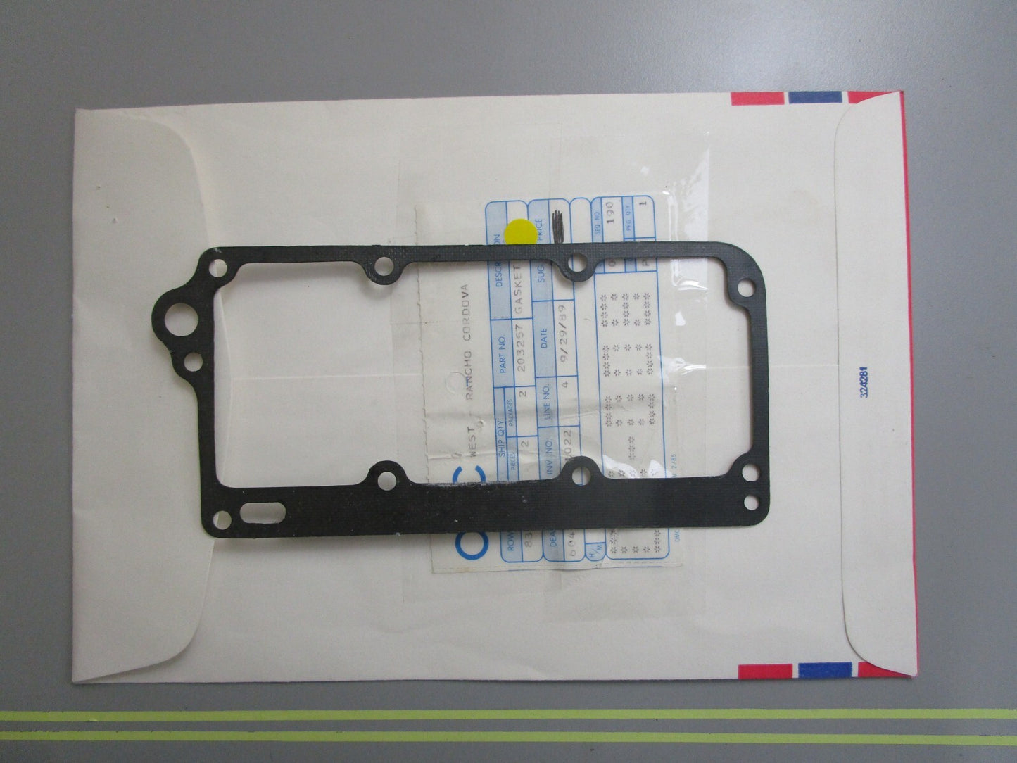 *NEW OEM* 0810 OMC Johnson Evinrude Gasket 203257 0203257