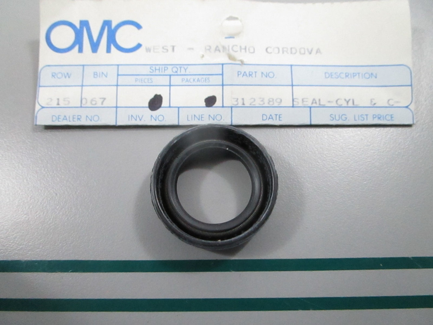 NEW OEM 312389 0312389 OMC Johnson Evinrude Oil Seal 0810