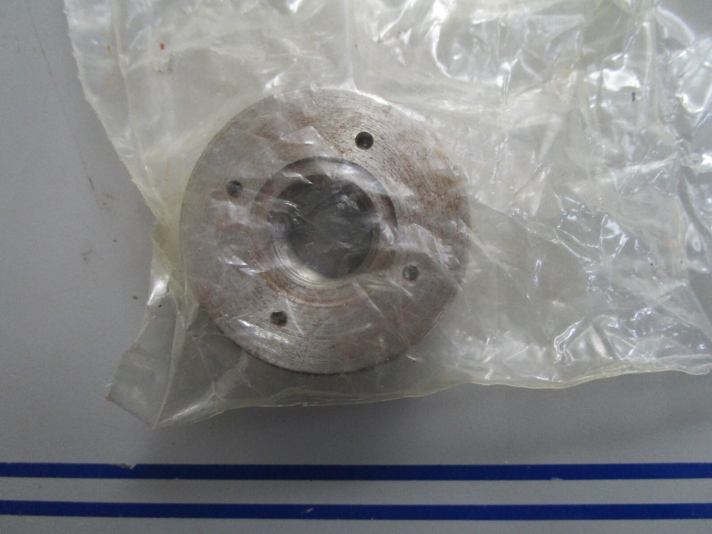 *NEW OEM* 0820 OMC Johnson Evinrude Trim Cylinder Cap 387587 0387587