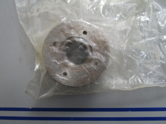 *NEW OEM* 0820 OMC Johnson Evinrude Trim Cylinder Cap 387587 0387587