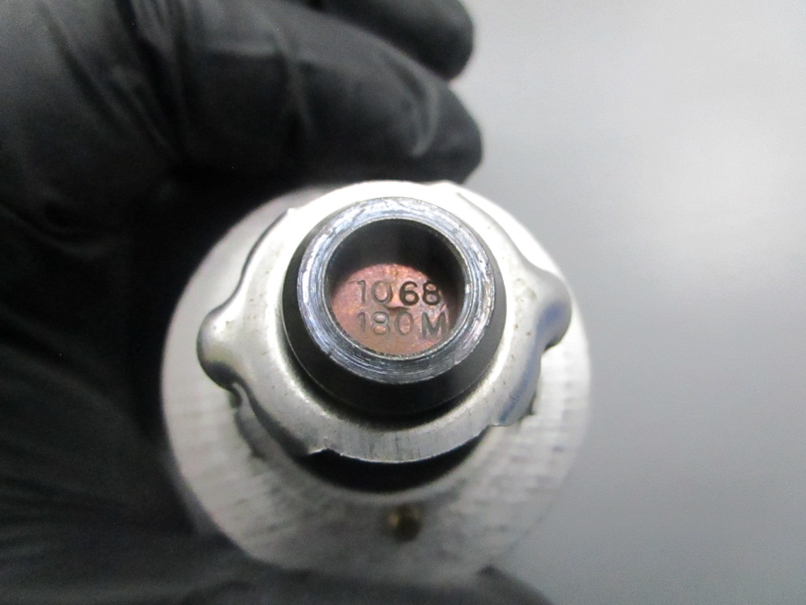 NEW OEM 3972071 Cummins Thermostat 0810
