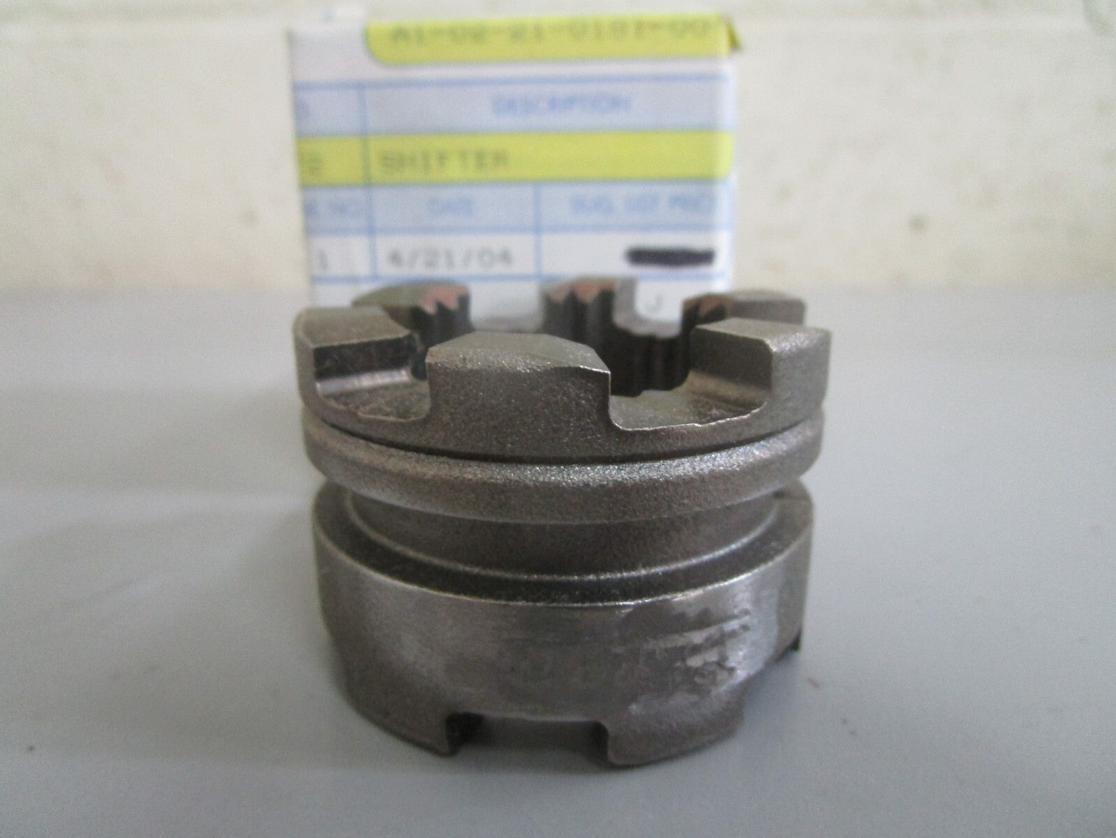 *NEW OEM* 0820 OMC Johnson Evinrude Clutch Dog 915272 0915272