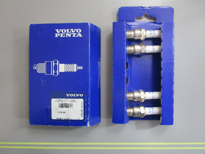 *NEW OEM* (LOT OF 4) 0820 Volvo Penta Spark Plug 21772268