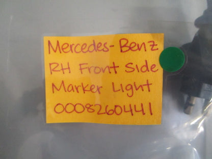 NEW OEM 0008260441 Mercedes-Benz RH Front Side Marker Light 0820