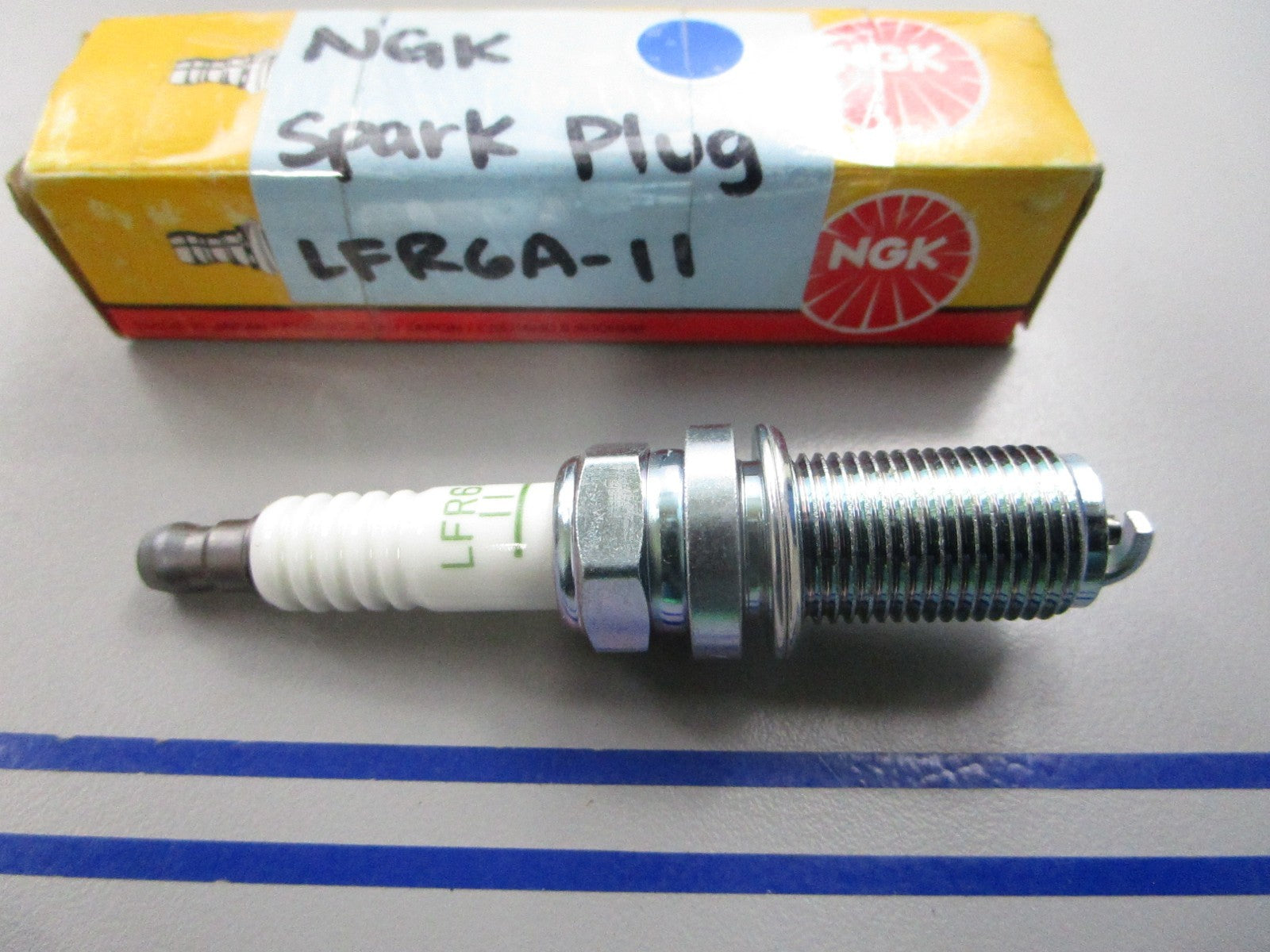 NEW LFRGA-11 NGK Spark Plug 0810