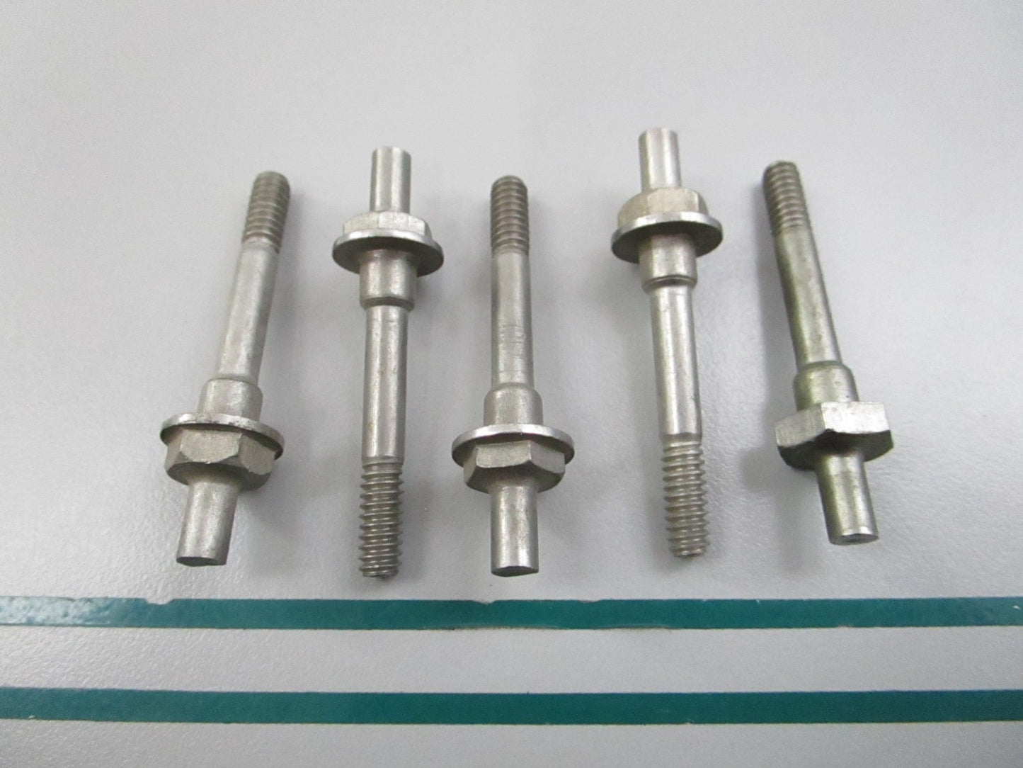 NEW OEM (LOT OF 5) 310052 0310052 OMC Johnson Evinrude Screw 0810