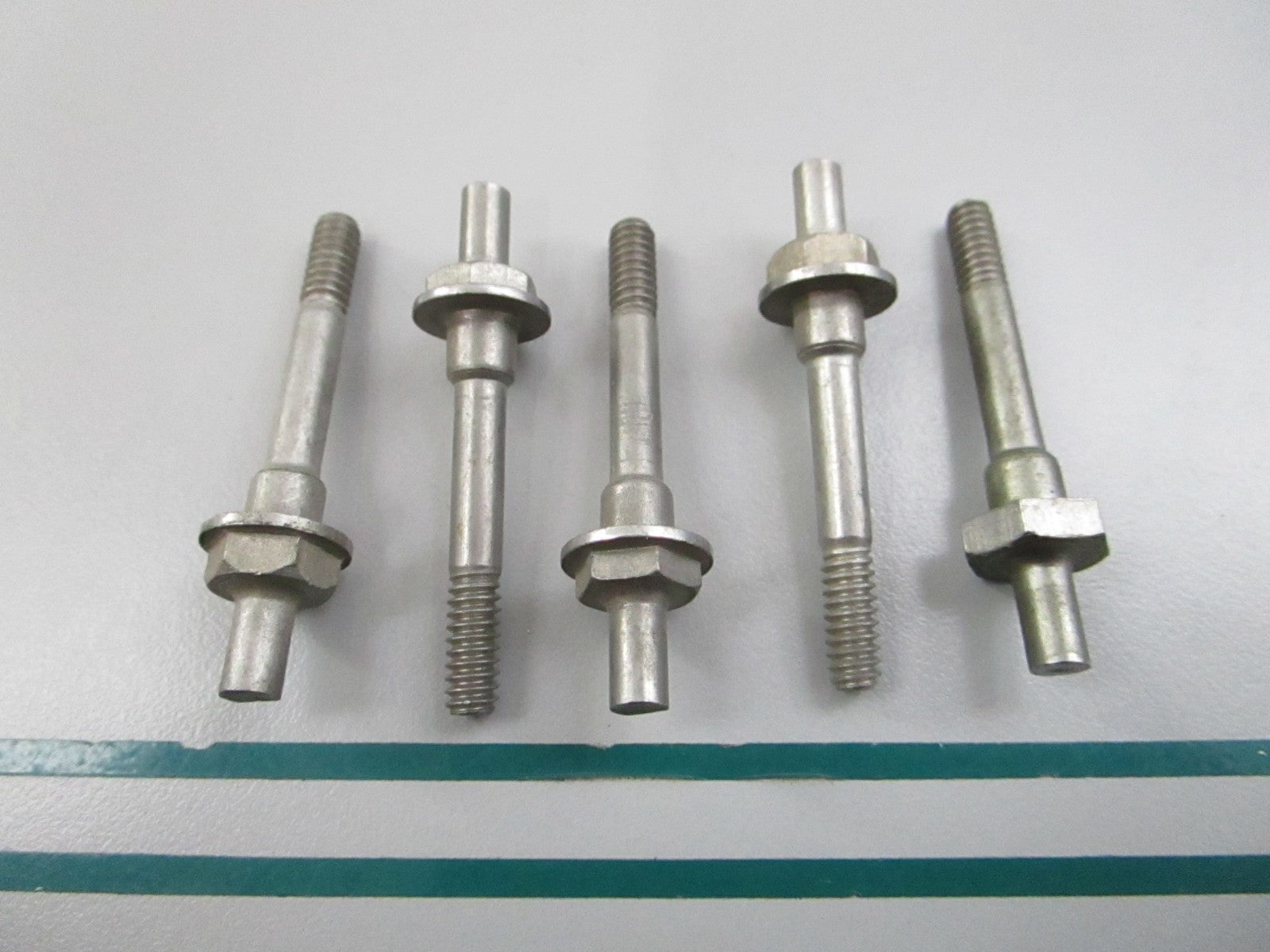 NEW OEM (LOT OF 5) 310052 0310052 OMC Johnson Evinrude Screw 0810