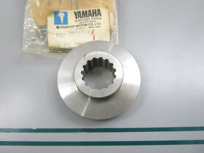 NEW OEM 688-45987-00-00 Yamaha Propeller Spacer 0810