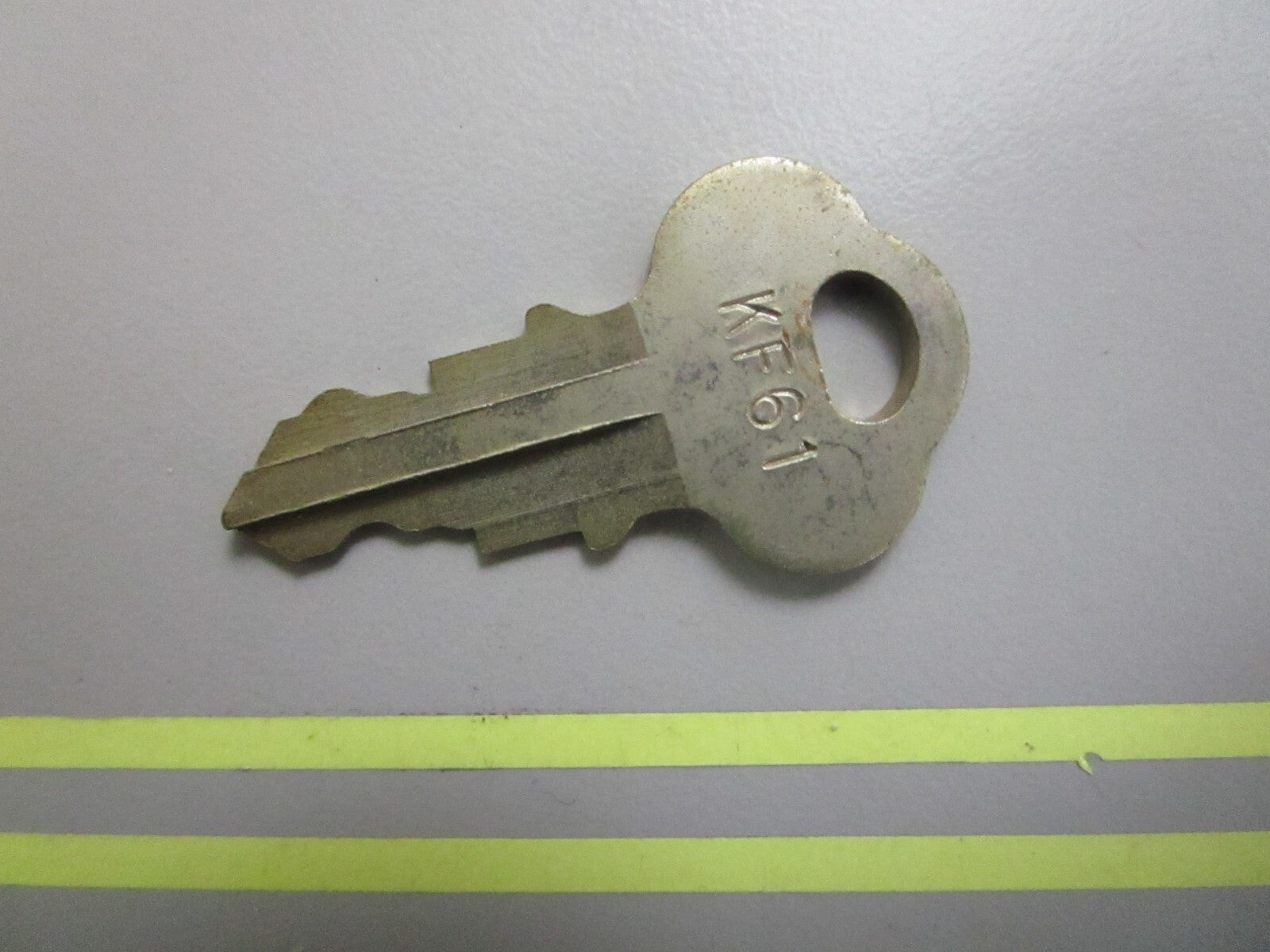 *NEW OEM* 0810 OMC Johnson Evinrude Ignition Key KF61 501576 0501576