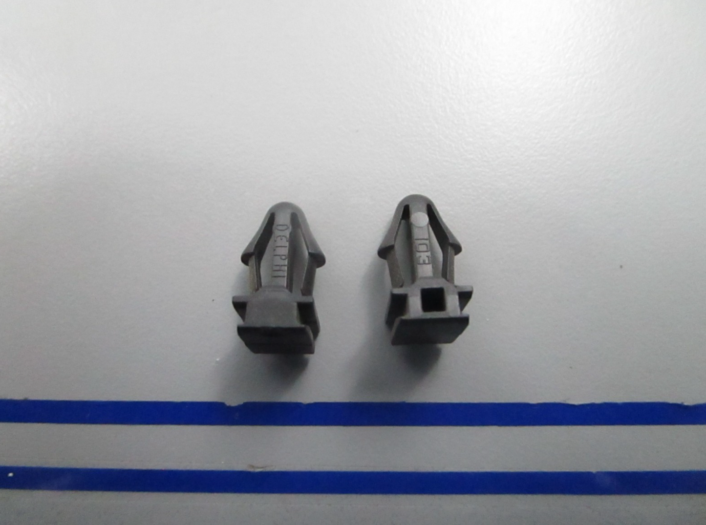 *NEW OEM* (LOT OF 2) 0810 OMC Johnson Evinrude Mounting Clip 3011292