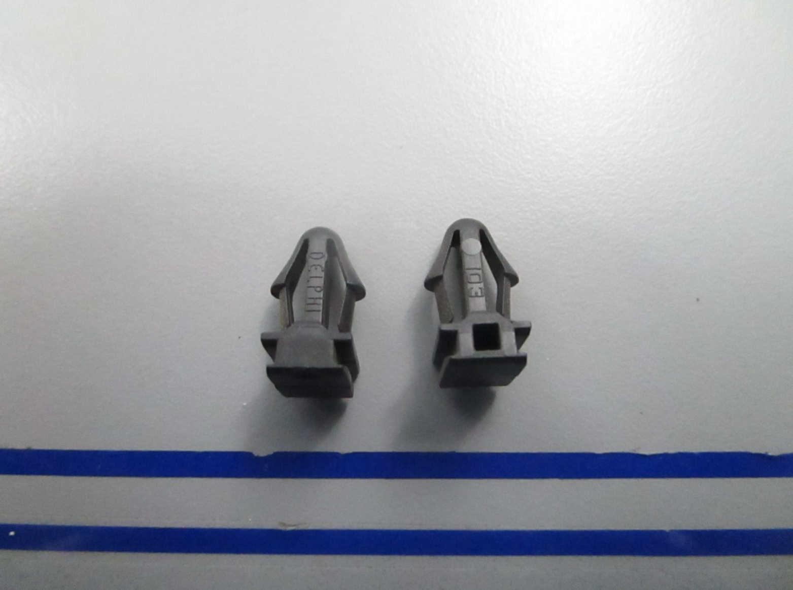 *NEW OEM* (LOT OF 2) 0810 OMC Johnson Evinrude Mounting Clip 3011292
